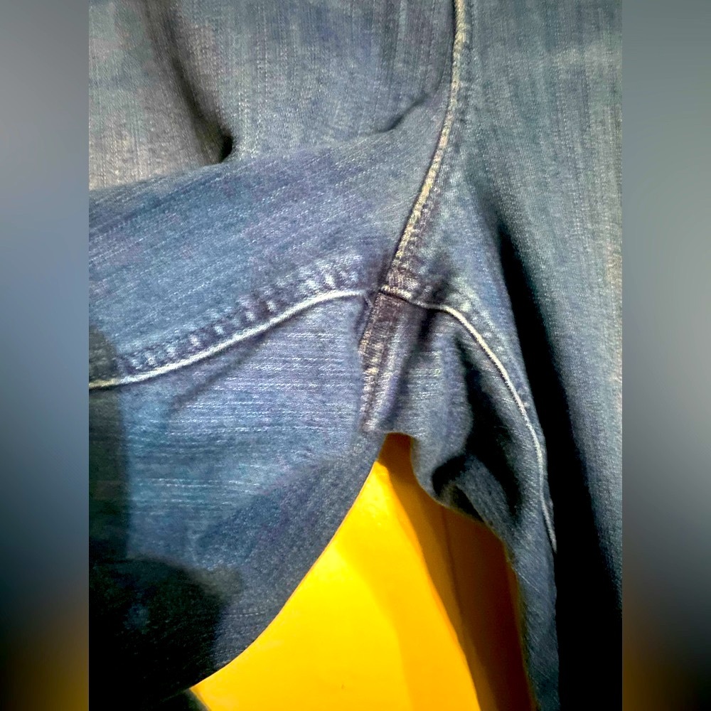 Pre-loved Torrid Bombshell Straight Leg Jean Size 26R - Picture 2 of 5